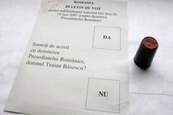 CCR: Legea referendumului e constituţională dacă participă jumătate plus unu din alegătorii de pe liste